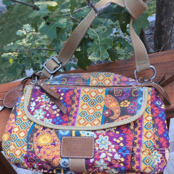 Fossil Bohemian Patchwork Crossbody Bag With🗝️Key Fob🌼🌸🦋 - Picture 1 of 15